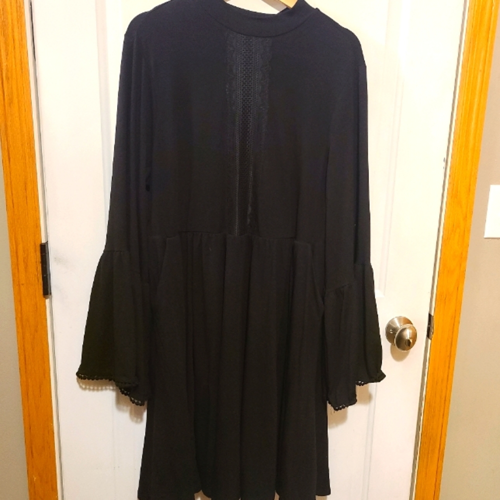 Torrid Size 2 goth midi dress w/ lace and bell sleeves, pockets
